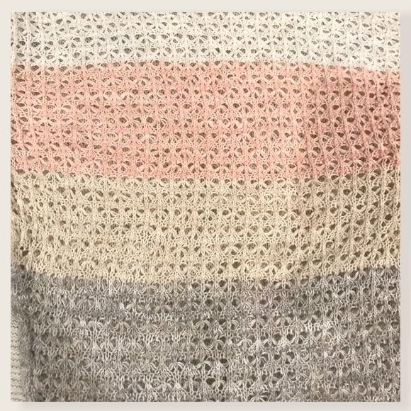 American Eagle Color Block Striped Pink Cream Grey Knit Cute Sweater Fall/Winter - Picture 4 of 6